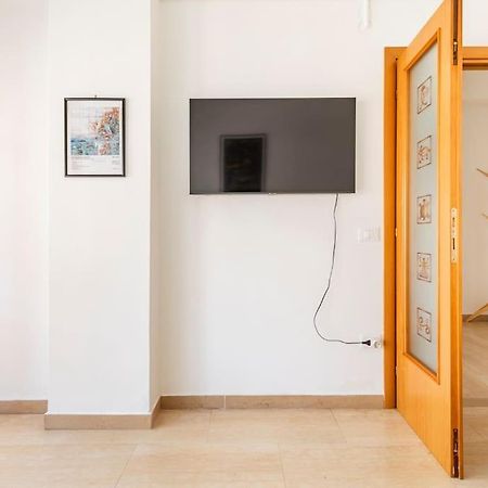 Casa Etruschi - Appartamento Con Posto Auto Livorno Exteriör bild
