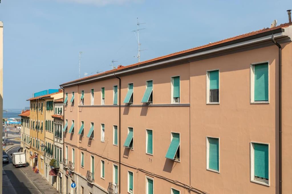 Casa Etruschi - Appartamento Con Posto Auto Livorno Exteriör bild