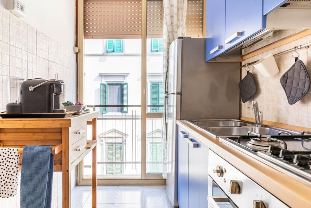 Casa Etruschi - Appartamento Con Posto Auto Livorno Exteriör bild