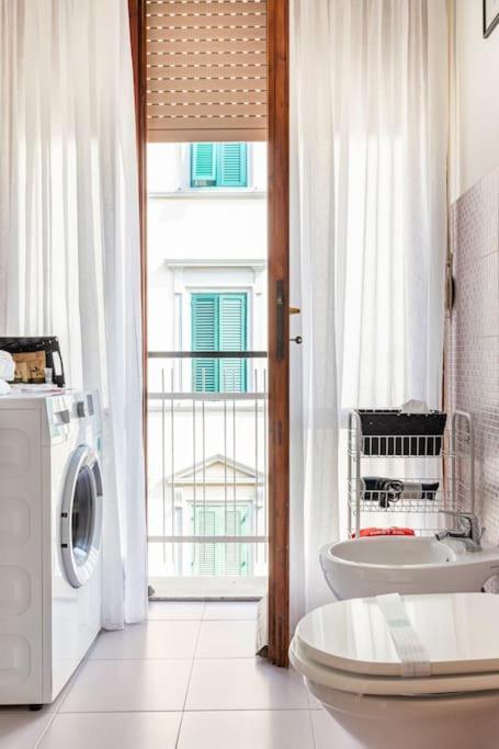 Casa Etruschi - Appartamento Con Posto Auto Livorno Exteriör bild