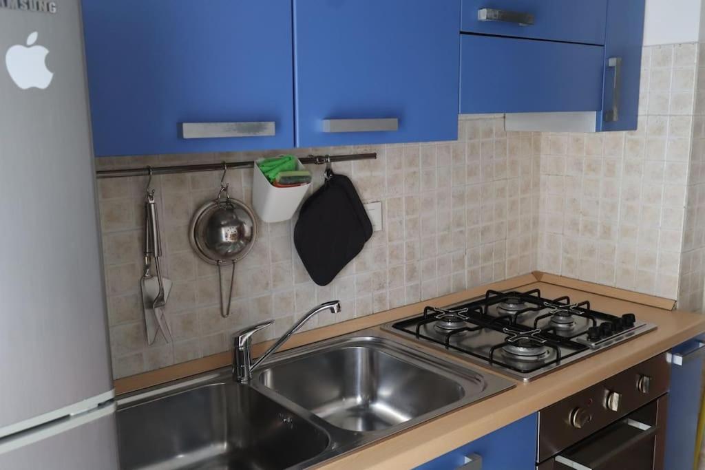 Casa Etruschi - Appartamento Con Posto Auto Livorno Exteriör bild
