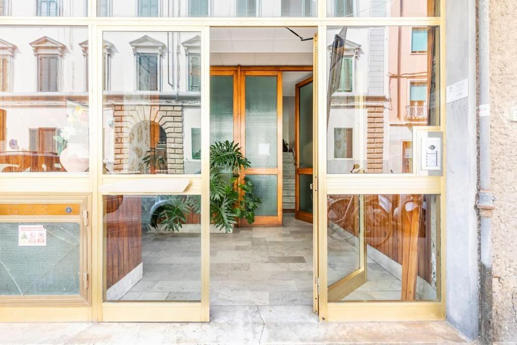 Casa Etruschi - Appartamento Con Posto Auto Livorno Exteriör bild