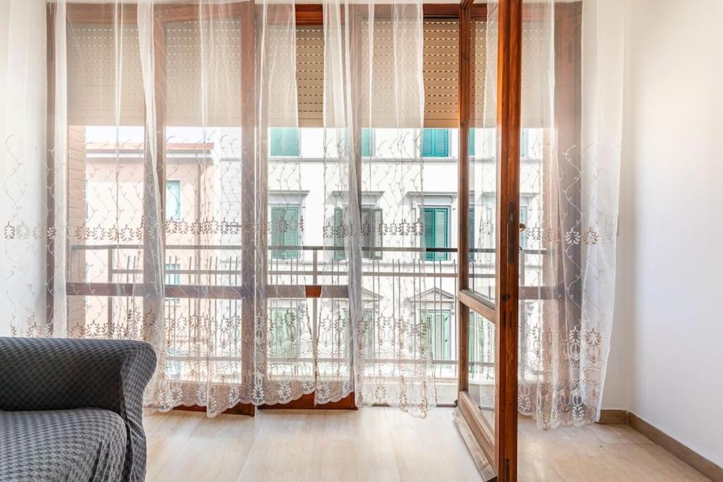 Casa Etruschi - Appartamento Con Posto Auto Livorno Exteriör bild